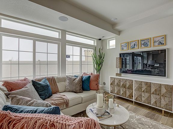 5th image of 1119 Sugarloaf Ln