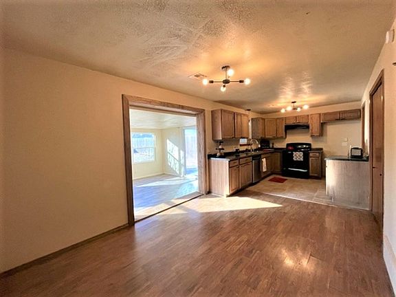4th image of 1037 SW 103rd St