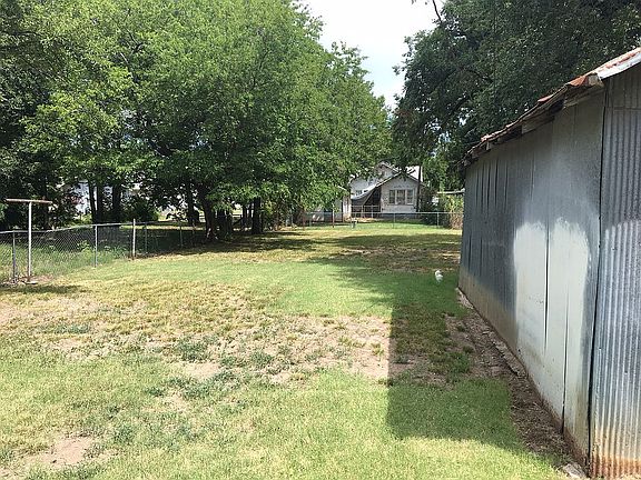 5th image of 520 W Kansas Ave
