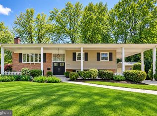 9301 Santayana Dr, Fairfax, VA 22031