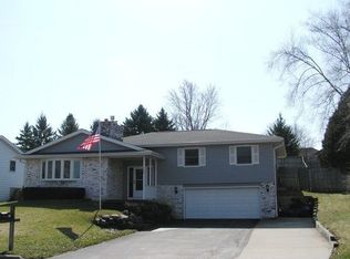 110 Canterbury Ct, Waunakee, WI 53597