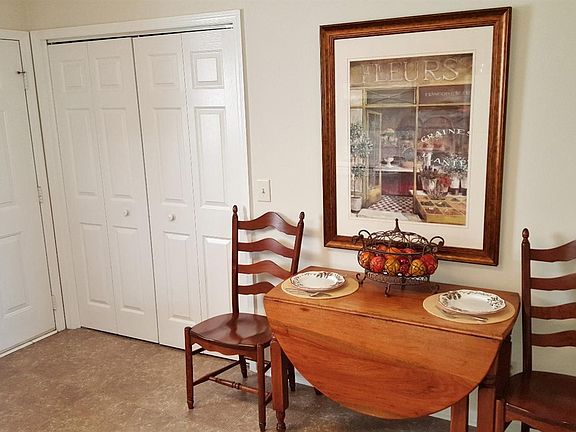 4th image of 15 Kelly Ave APT 3