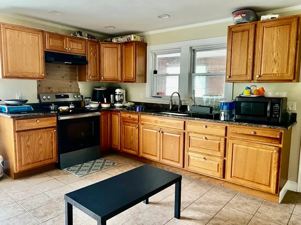 29 Brookfield Rd #1, Fiskdale, MA 01518