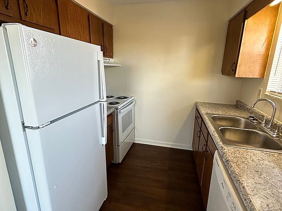 4th image of 328 S New Albany St APT 4