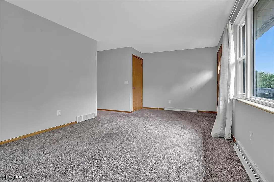 2 bed, 1250 sqft, $1,400 — Photo 2