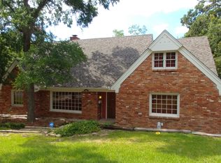 6105 Ravenswood Dr, Fort Worth, TX 76112