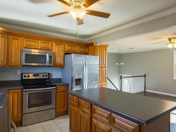 2nd image of 766 Ringgold Dr