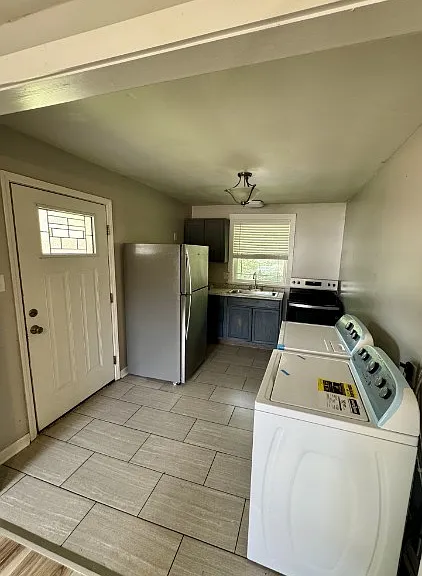 955-959 Richardson St #955 — Photo 3