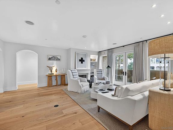 5th image of 1040 Genter St Unit 203