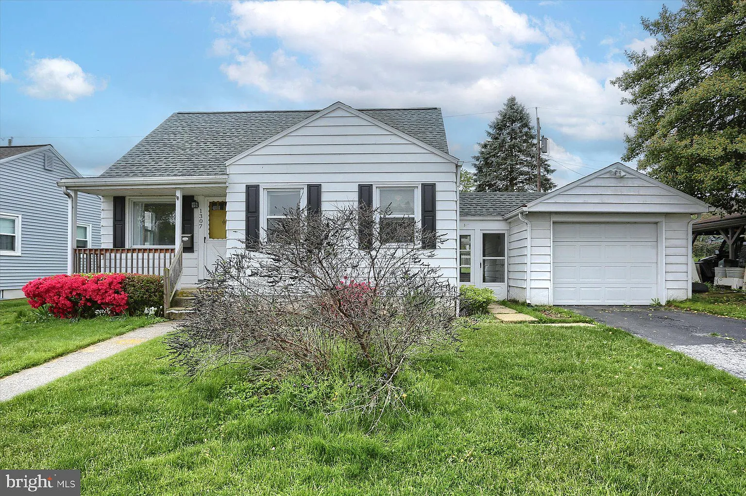 1307 Kingsley Rd photo 1
