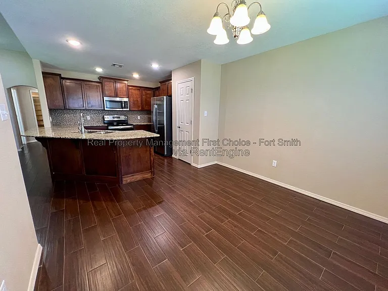 507 Ridge Point Dr — Photo 7