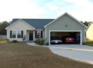 369 9 Mile Rd, Maple Hill, NC 28454