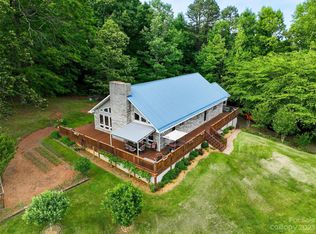 182 Old Barn Ln, Leicester, NC 28748