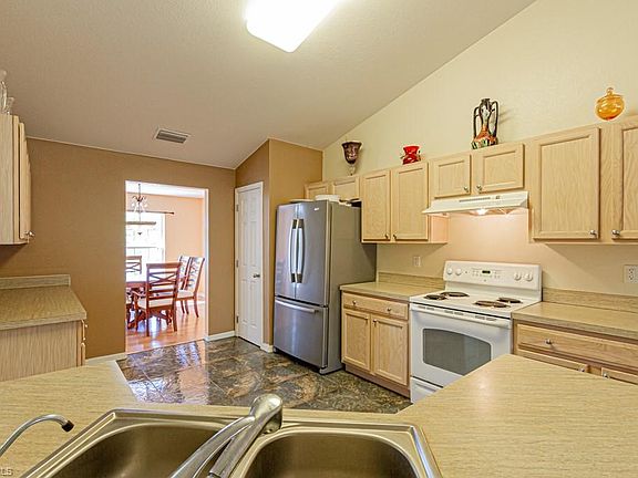 2nd image of 3611 NE 9th Ave