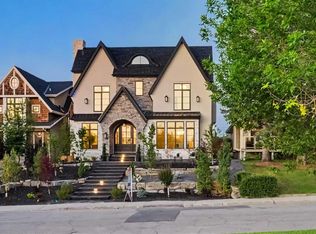 3614 W 10th St SW, Calgary, AB T2T 3H8