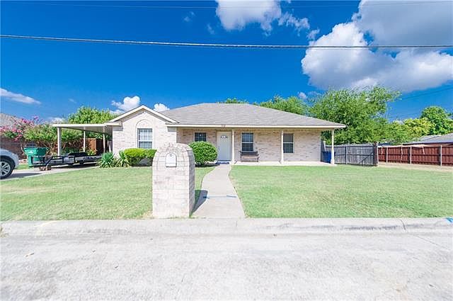1st image of 702 Bumpas St