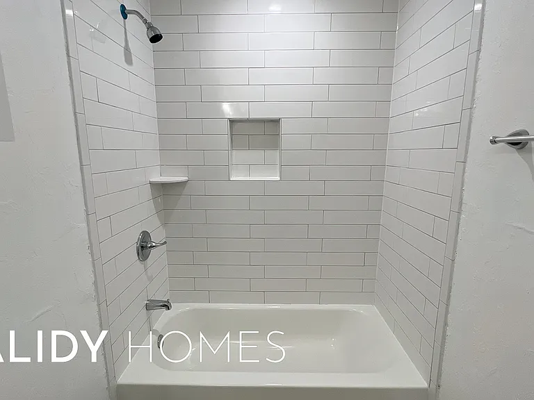 601 W Caddo St — Photo 17