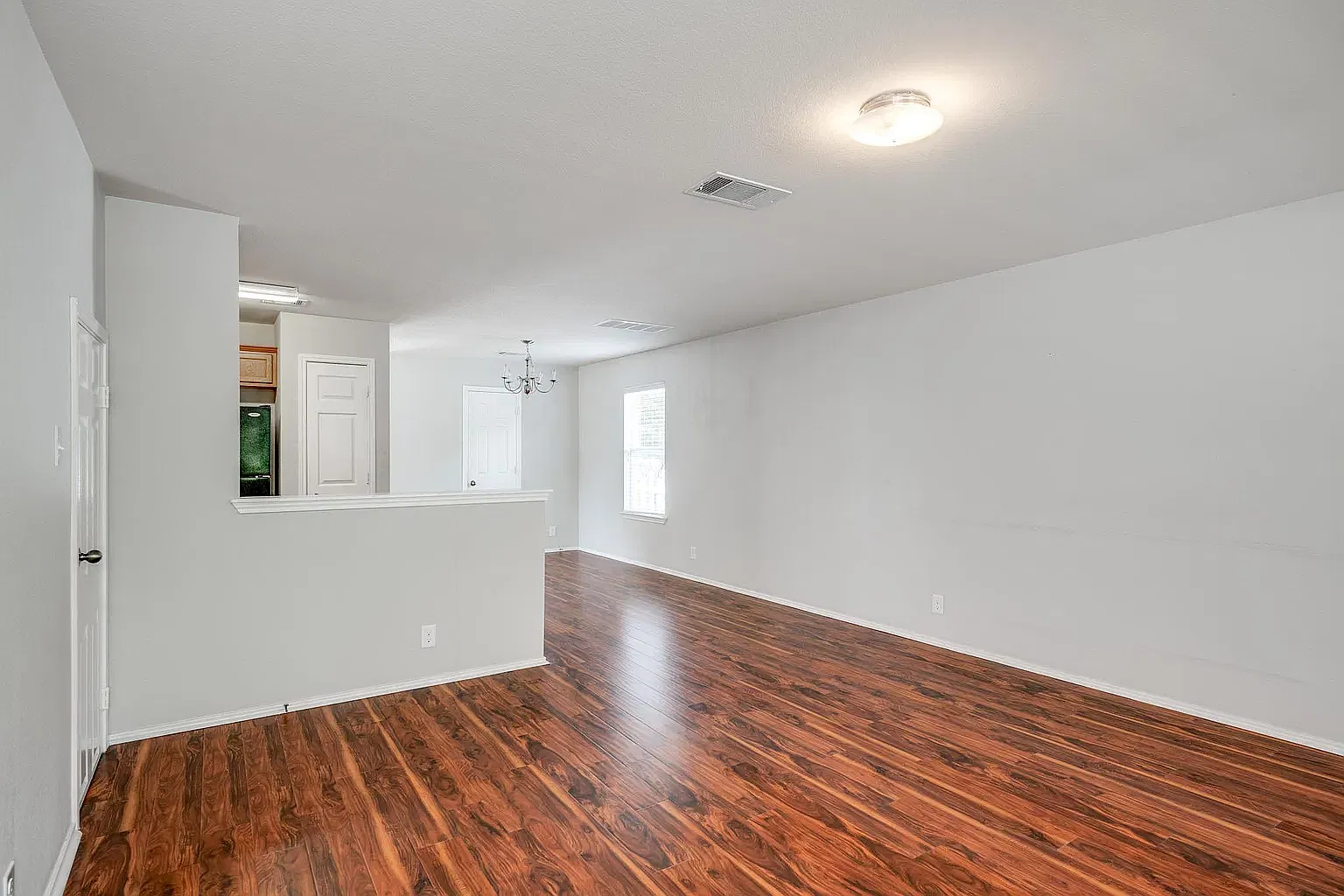 3 bed, 2.5 bath, 1422 sqft, $1,950 — Photo 4