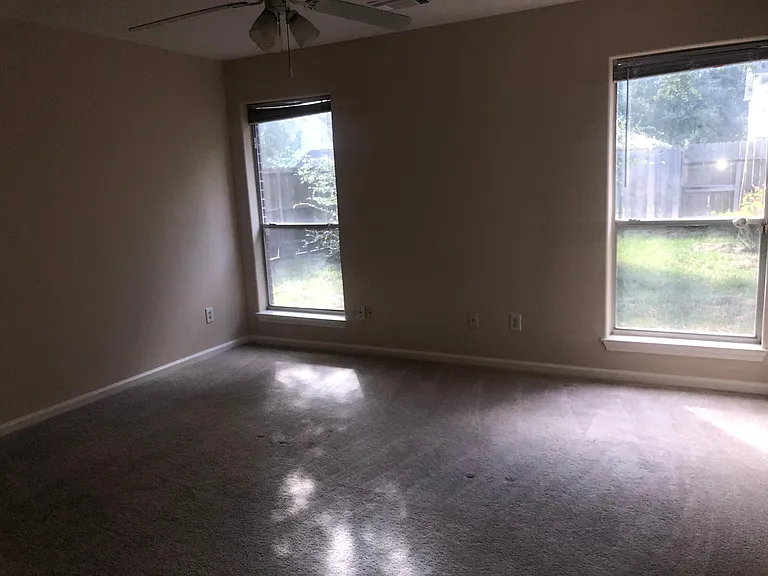 5327 Devon Green Dr — Photo 8