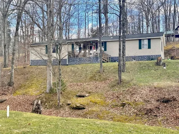302 Cedar Valley Rd, Ripley, WV 25271