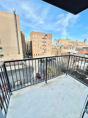 Rented by Delmark Realty LLC | media 9