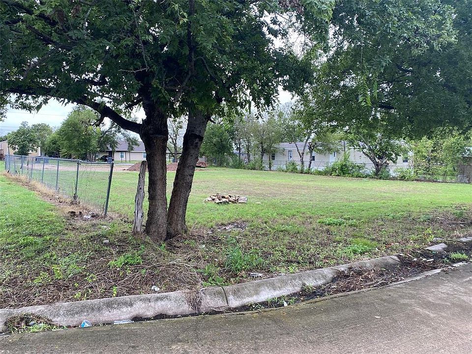 2nd image of 405 Bryan St Lot 7