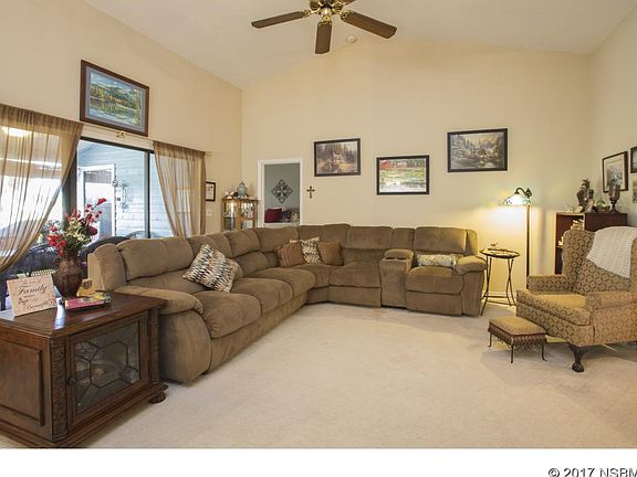 3rd image of 818 Island Point Dr
