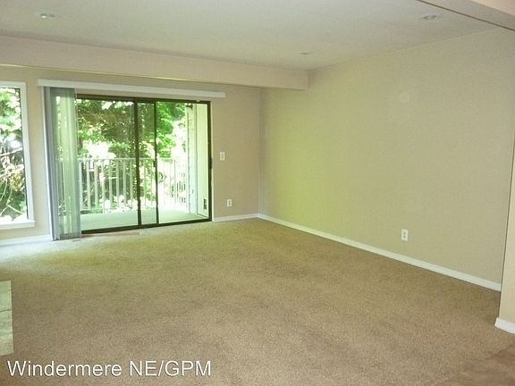 3rd image of 3927 108th Ave NE APT A302