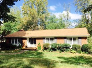 1034 6th Ave NW, Hickory, NC 28601