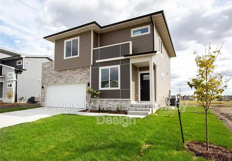 720 SE Drumlin Dr