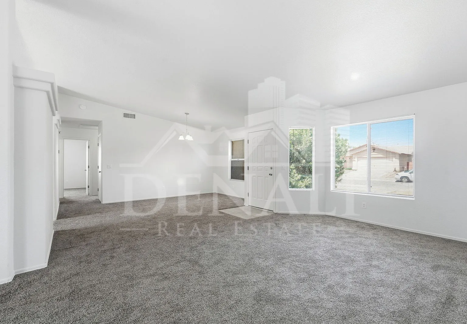 4 bed, 2.0 bath, 2180 sqft, $2,295 — Photo 4