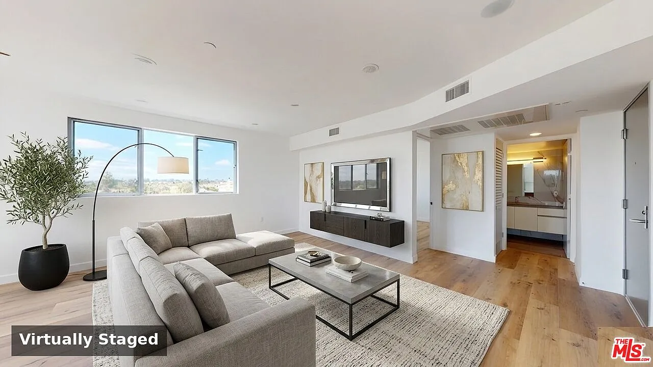 2 bed, 2.0 bath, 1050 sqft, $4,650 — Photo 2