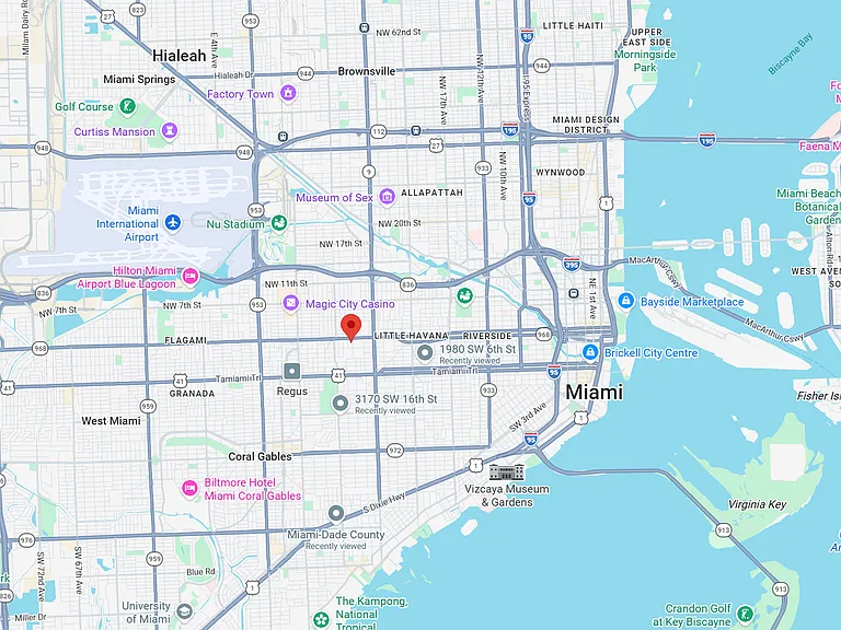 70 SW 30th Ave — Photo 2