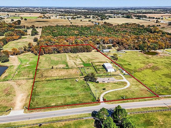 3rd image of 1937 Spring Hill Rd