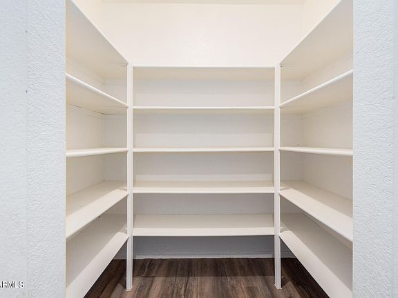 5th image of 34 W IVYGLEN Street