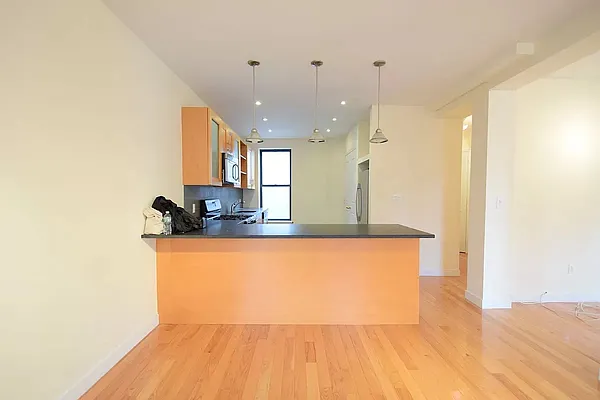 Rented by Rolling Stone Realty LLC | media 4