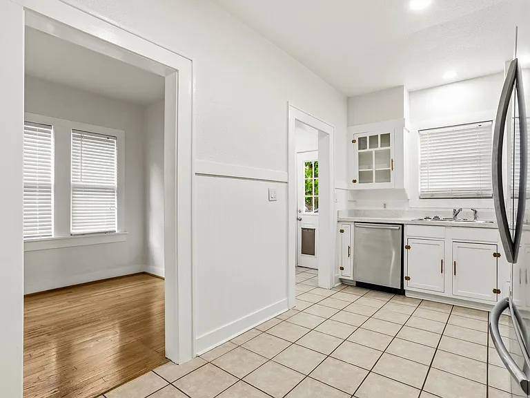 1705 Virginia Pl — Photo 11