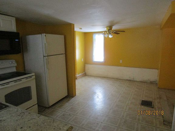 3rd image of 145 Vineyard Ave