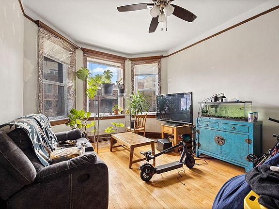 5th image of 2236 W Augusta Blvd #1F