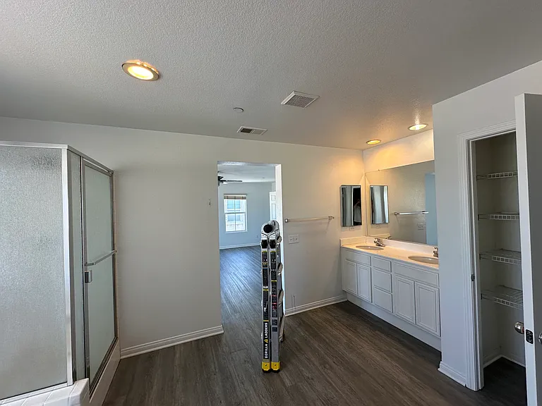 1681 Julia Way — Photo 11