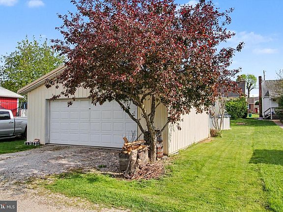 2nd image of 371 Maple Ave