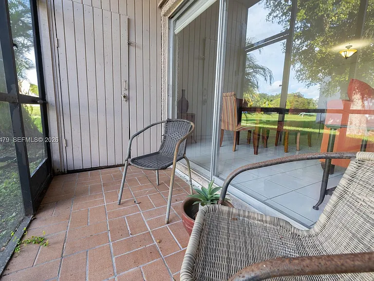 10385 N Kendall Dr #P1 — Photo 16