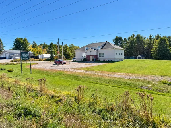 10 Green Bay Rd, French River, ON P0M 2N0