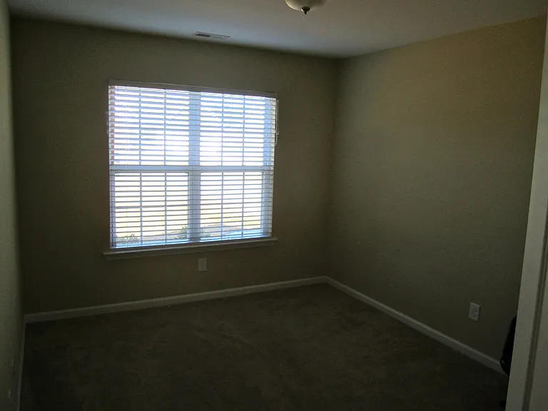 308 Lynden Ln — Photo 14