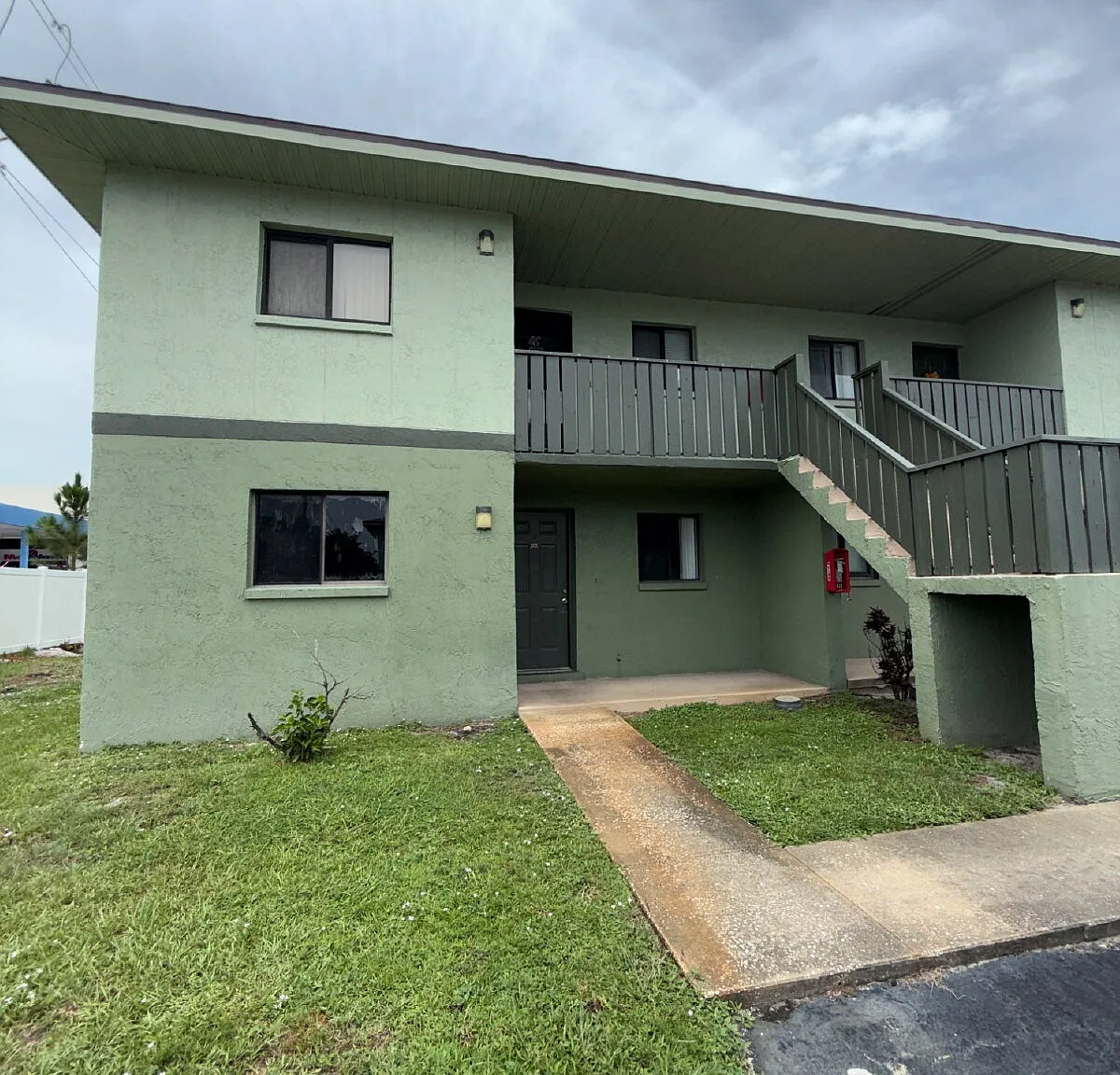2 bed, 2.0 bath, 952 sqft, $1,300 — Photo 3