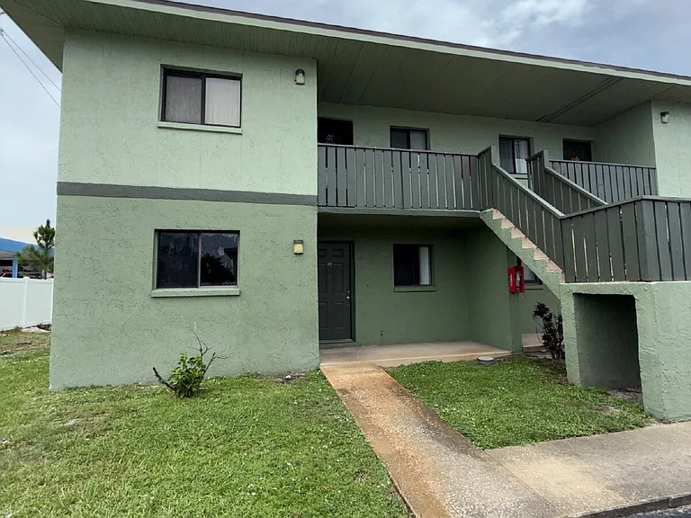 1554 University Ln #301 — Photo 3