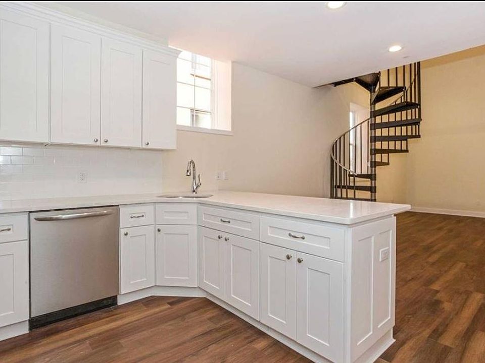 1st image of 86 S Tyson Ave #2A