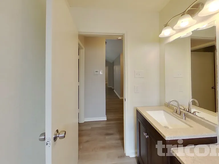 1252 Payne Dr — Photo 15