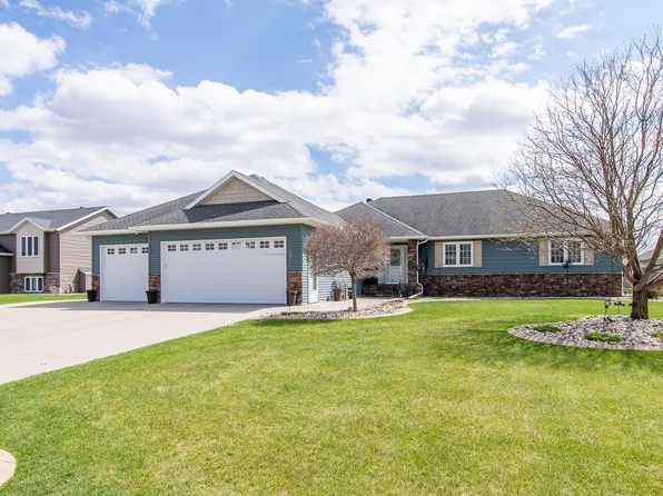 1819 52nd Ave N, Moorhead, MN 56560