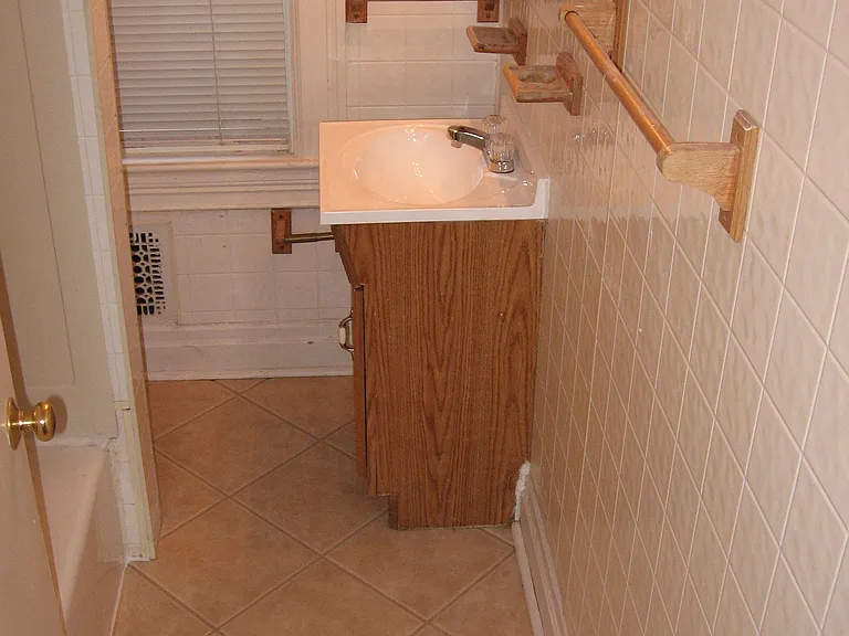 137 S Bryant Ave #2 — Photo 7